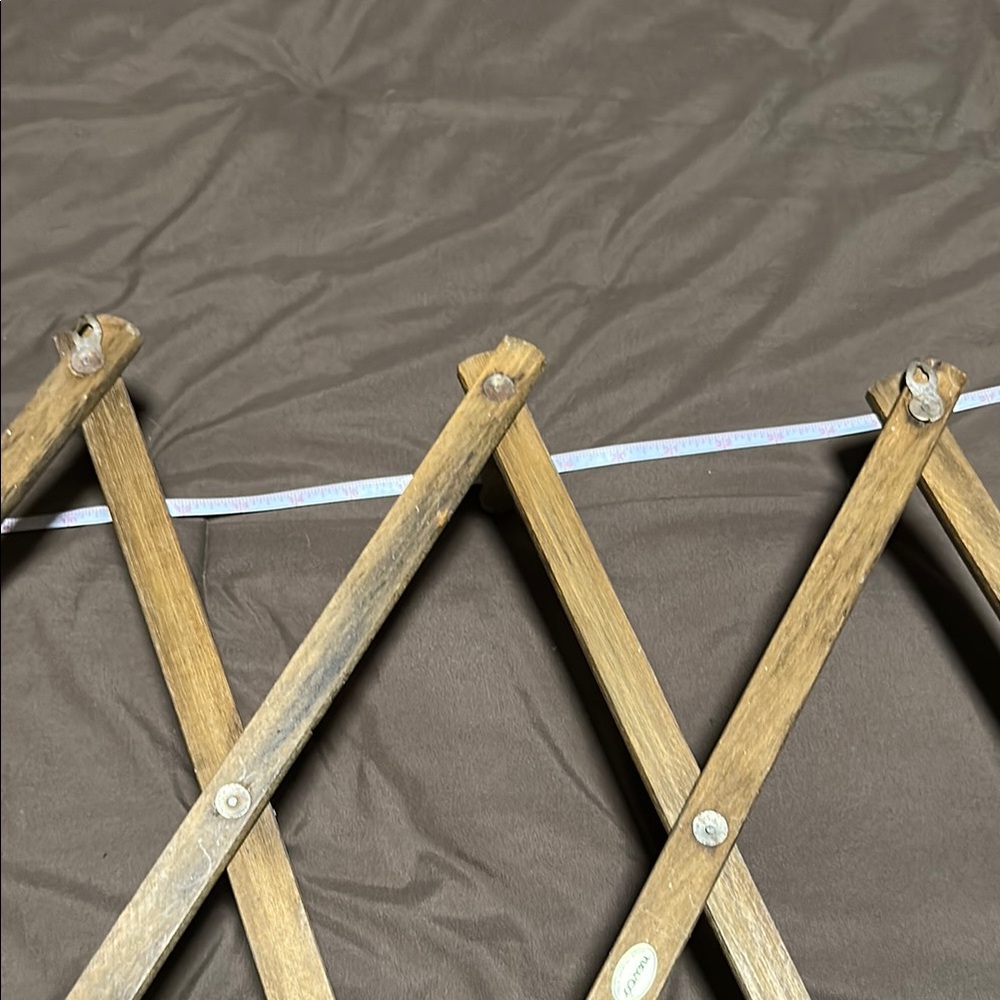Expandable Wooden Wall Rack - Picture 4 of 7